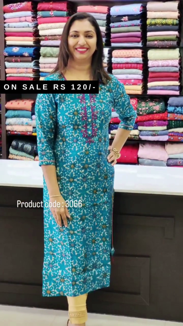 Women Printed Pure Cotton Straight Kurta - Image 4