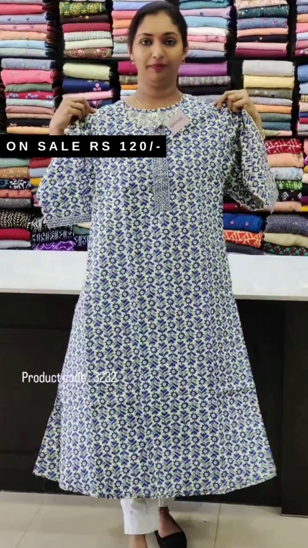 Women Floral Print Pure Cotton Straight Kurta - Image 3