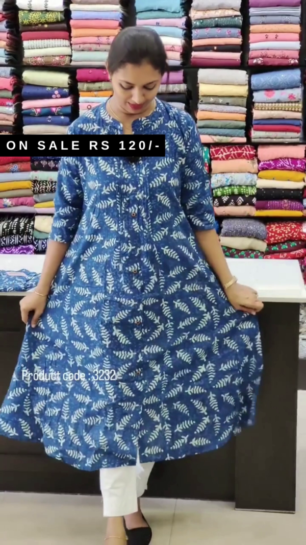 Women Floral Print Pure Cotton Straight Kurta - Image 5