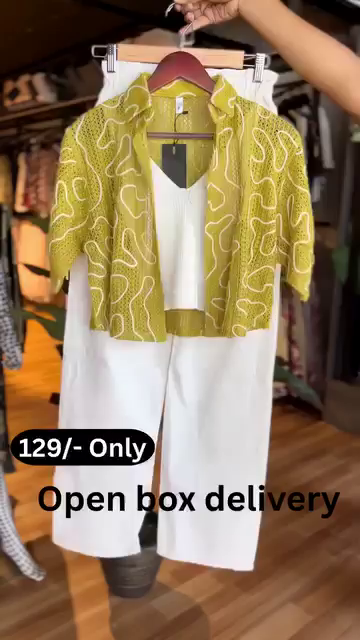 Women Regular Fit Printed Cut Away Collar Casual Shirt