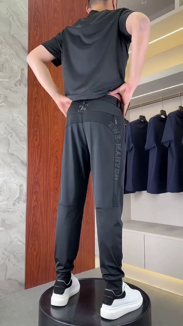 Men Black Solid Joggers - Image 2