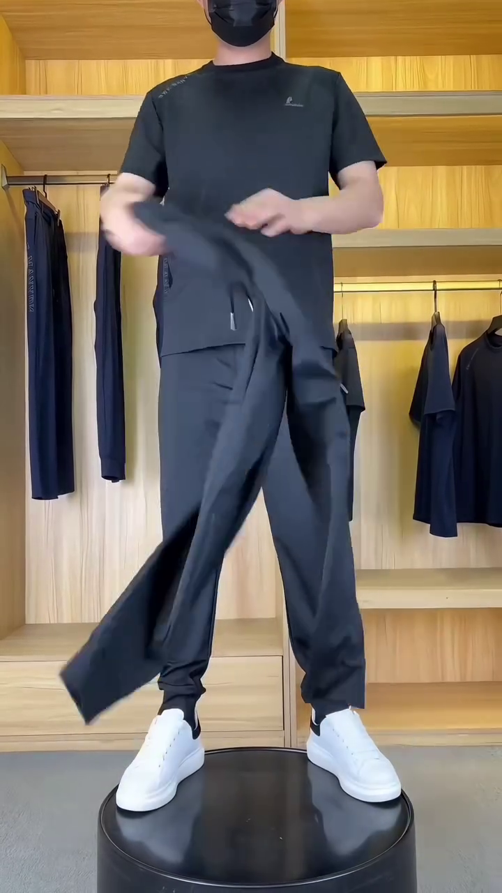 Men Black Solid Joggers - Image 7