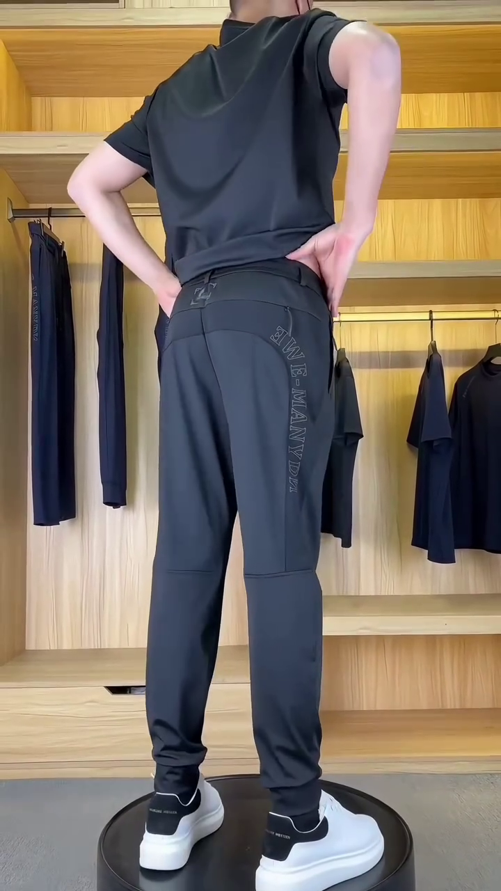 Men Black Solid Joggers - Image 3