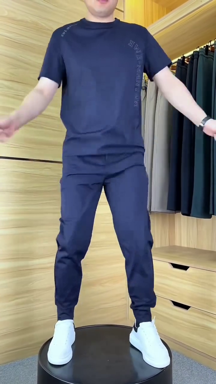Men’s High Stretch Short Sleeve T-Shirt and Sweatpants Two Piece Set Casual Short Sleeve T Shirt and Sweatpants Set